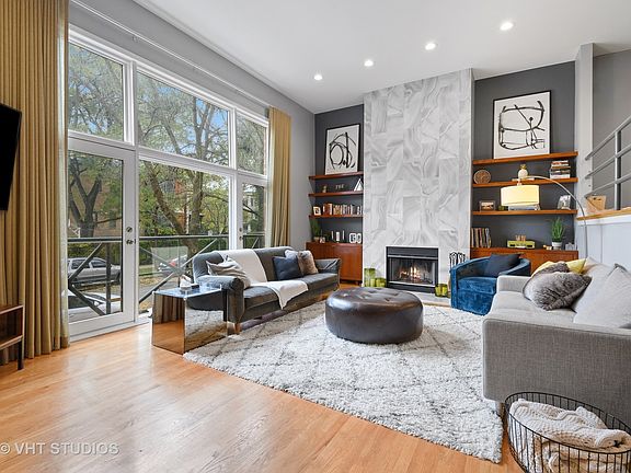 4th image of 2050 W Le Moyne St