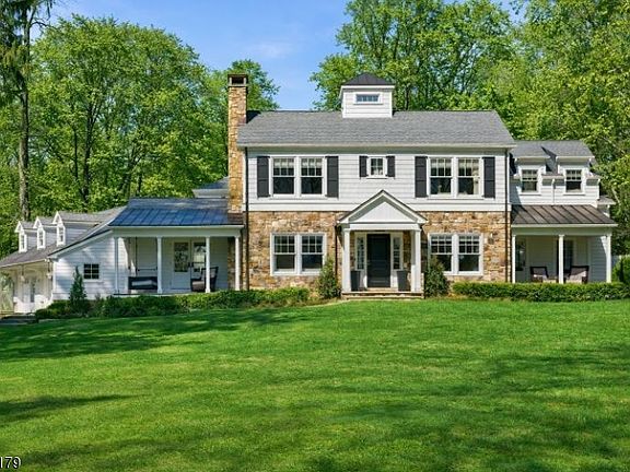 3rd image of 54 BERTA PLACE