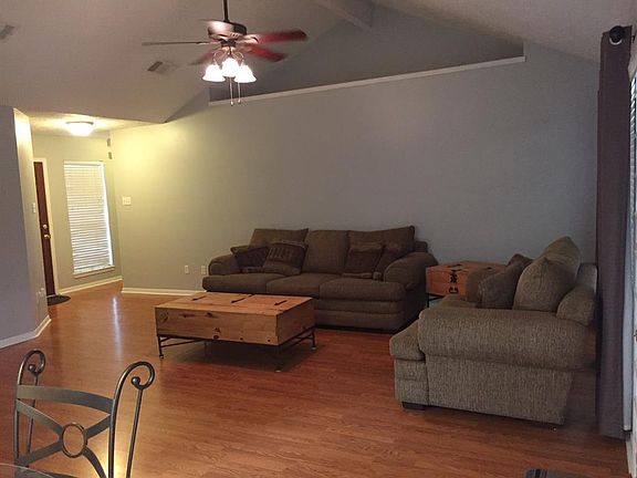 3rd image of 4407 Morris Dr
