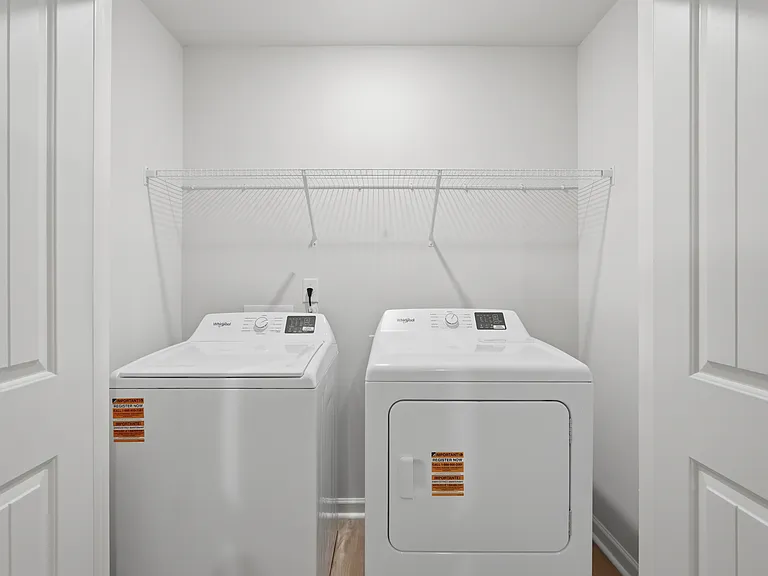 Laundry With Both Washer and Dryer Included