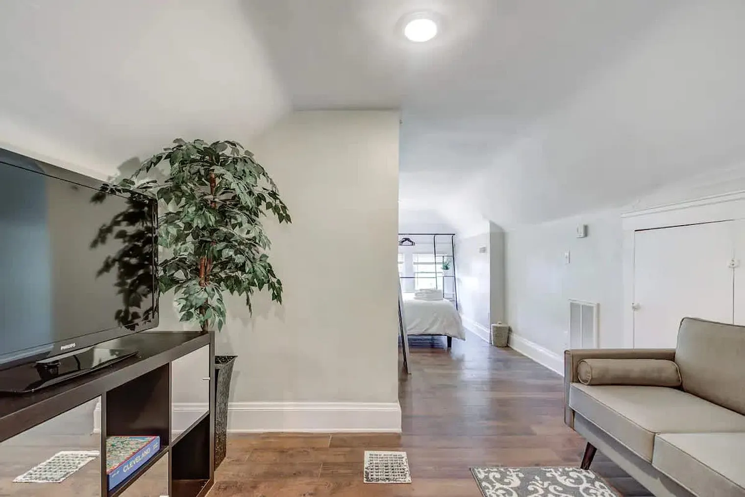 Studio, 1.0 bath, 495 sqft, $1,384 — Photo 2