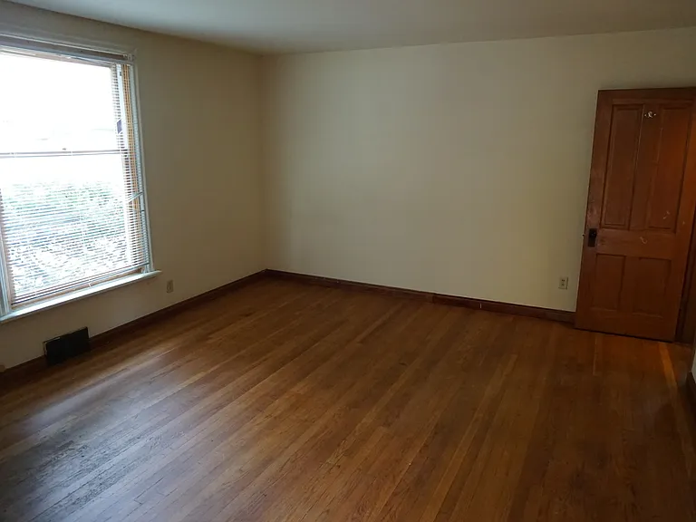 65 E Norwich Ave — Photo 8