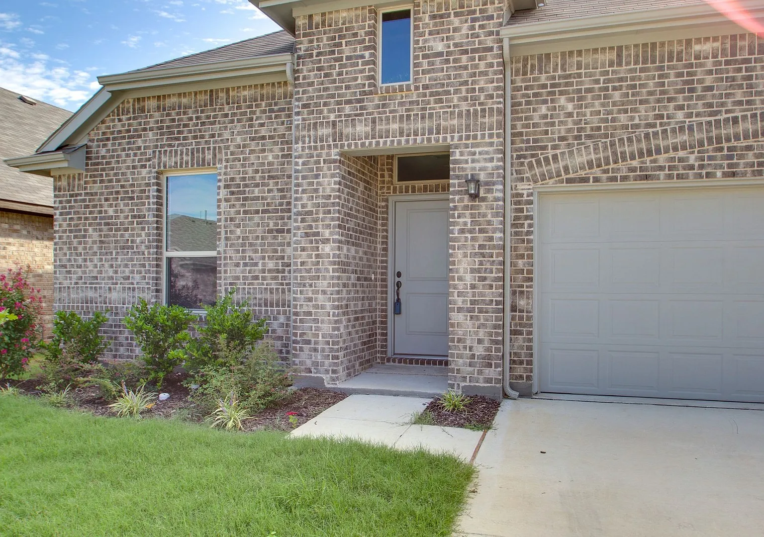 Home Near Park,Playground, And Walking Trails — Photo 4