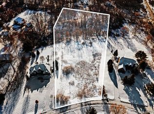 1253 Hunter Ct, Milford, MI 48381