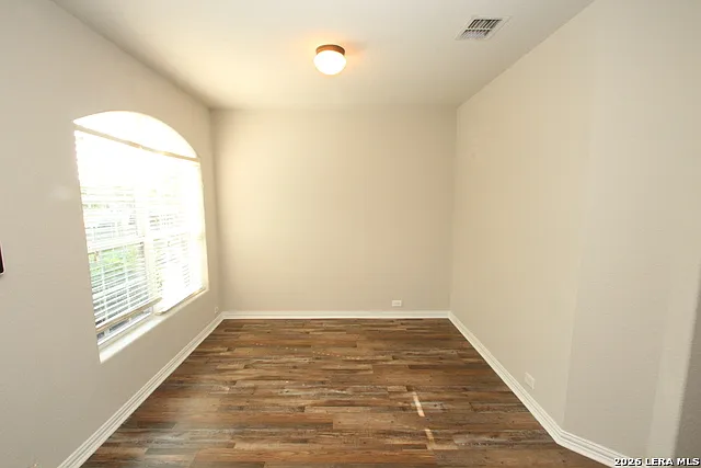 2207 Petseri Park — Photo 4