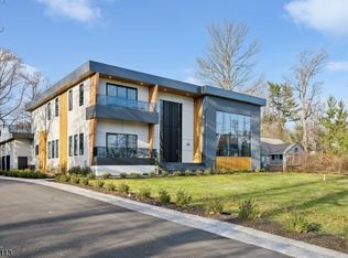 69 Rock Rd W, Green Brook, NJ 08812