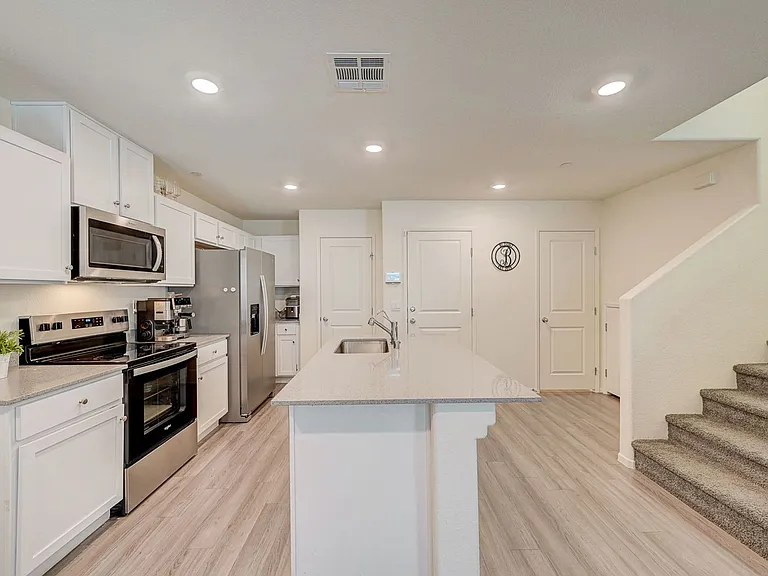 6928 Honor Hill St — Photo 10
