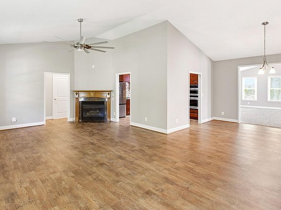 4th image of 24524 Ruff Ruff Ln