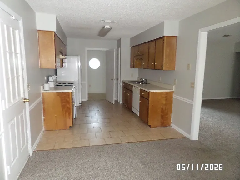 631 Windhaven Dr — Photo 10