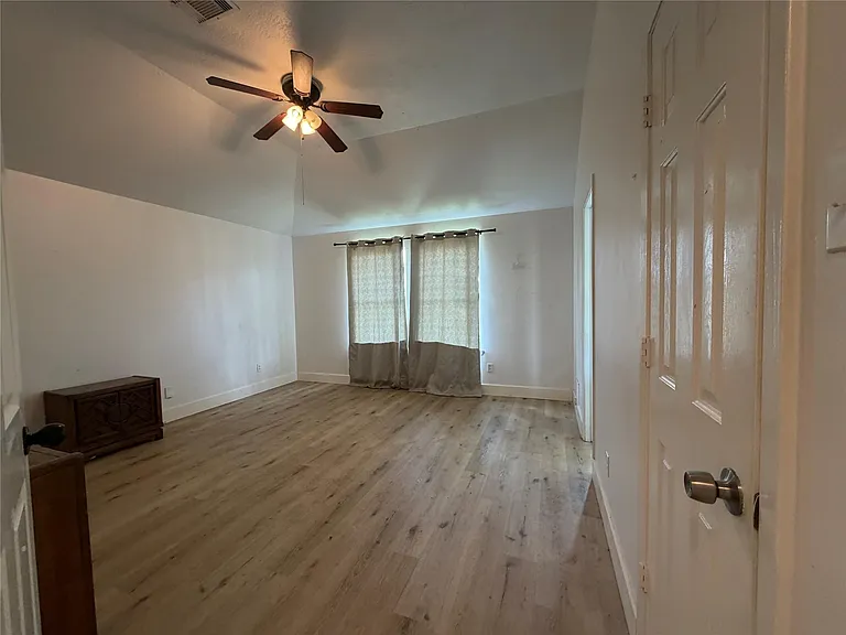 5915 Shining Leaf Ct — Photo 31