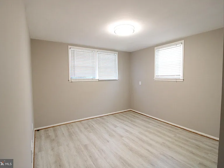 5204 Queensberry Ave — Photo 8