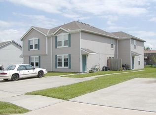 623 Willow Ln, Peculiar, MO 64078