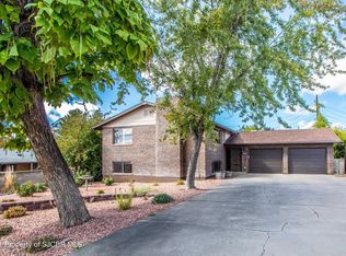 1403 N Carlton Ave, Farmington, NM 87401