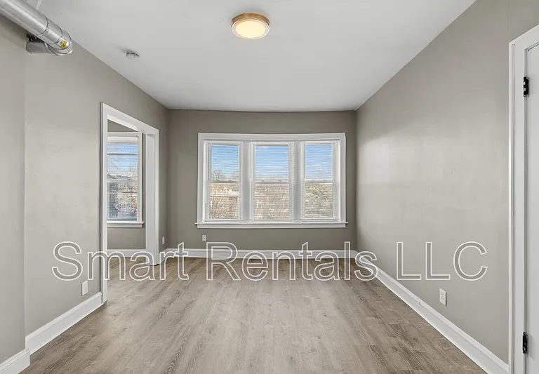 4523 Gravois Ave #302 — Photo 2