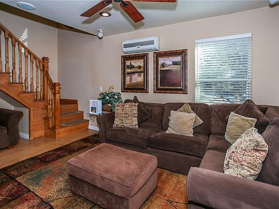 5th image of 419 Castella Ln