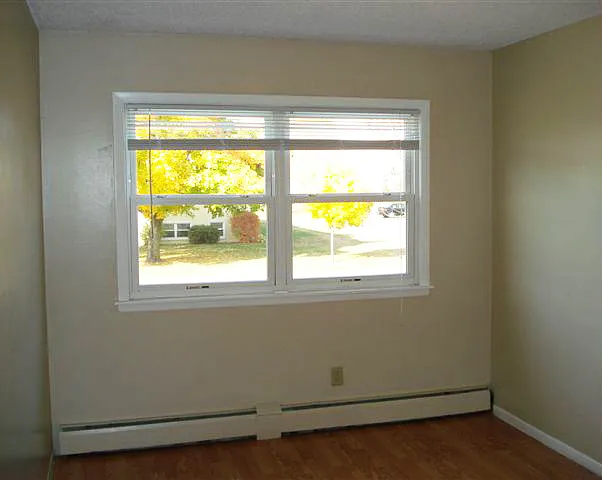 705 E 3rd St — Photo 2