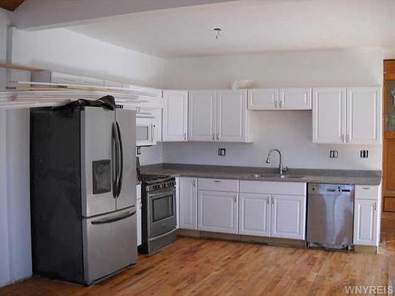 3rd image of 78 Villa Ave