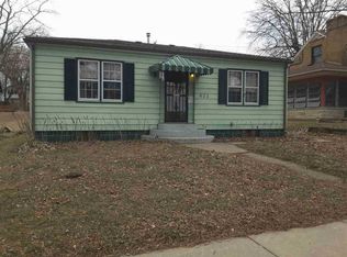 621 N 1st St, Rockford, IL 61107