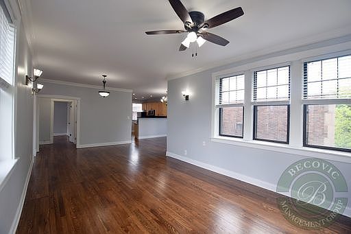 3rd image of 7626 N Eastlake Ter #3