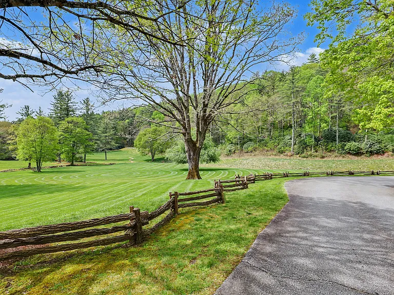 545 Cross Creek Trl — Photo 87