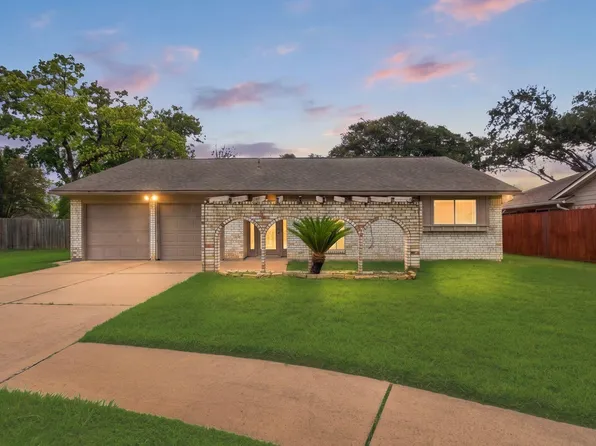 16338 Autumn Wind Dr, Houston, TX 77090