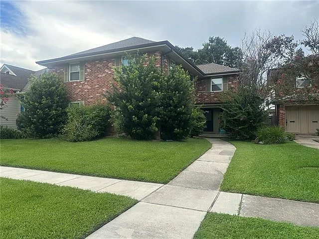 3 bed, 2.0 bath, 1769 sqft, $2,400 — Photo 1