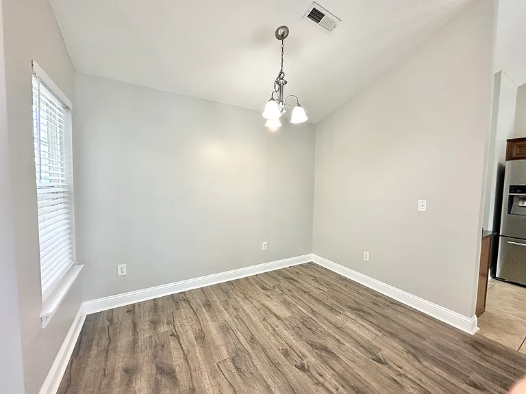 405 Vintage Cir — Photo 16