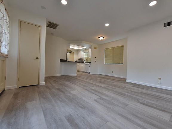 5th image of 101 Bramble Ln