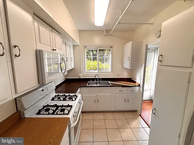 1643 Preston Rd — Photo 3