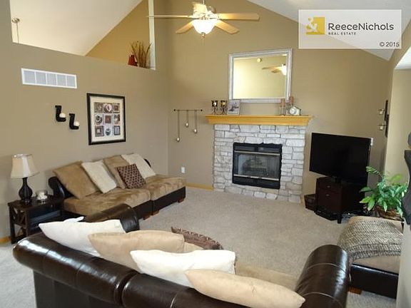 4th image of 604 NW Scenic Ln