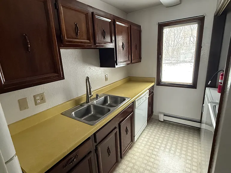 1654 Juneau Dr #D — Photo 5