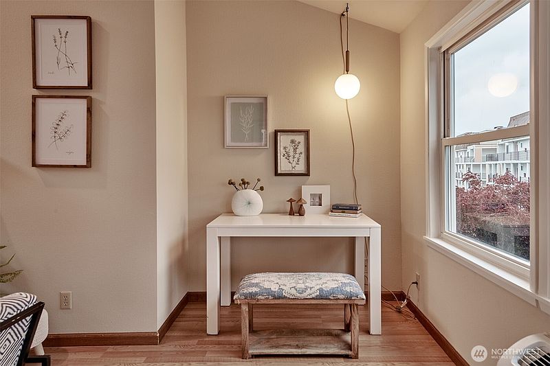 5th image of 909 N 35TH Street #402