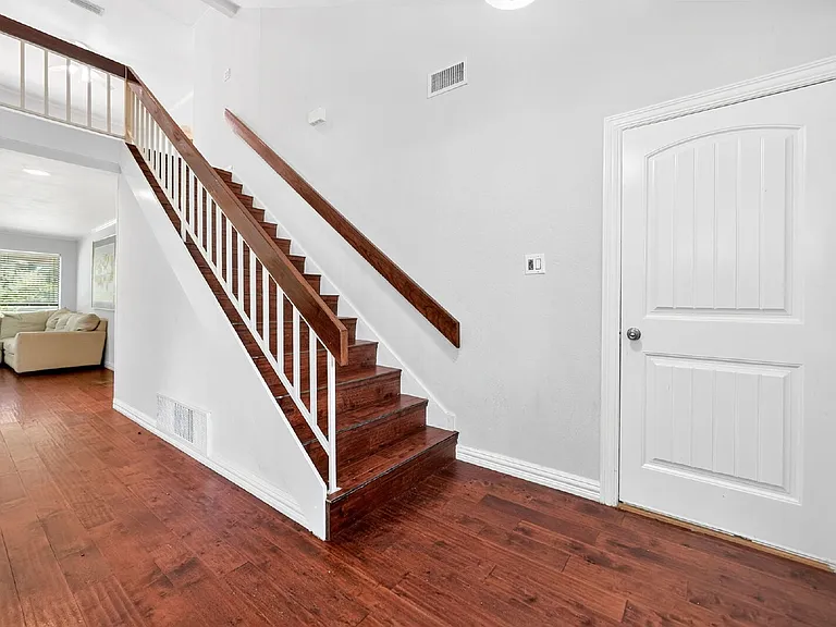 310 Overland Dr — Photo 10