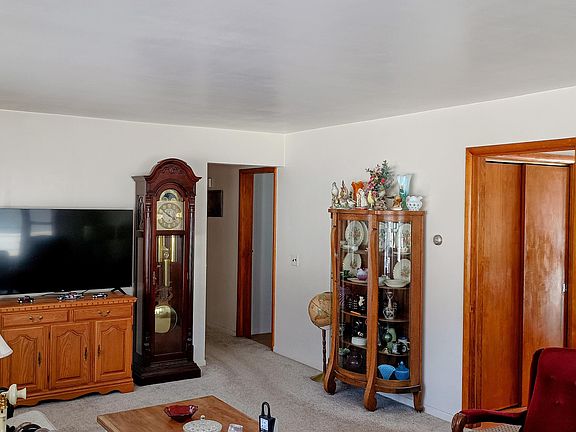 5th image of 3816 W Fountain Rd