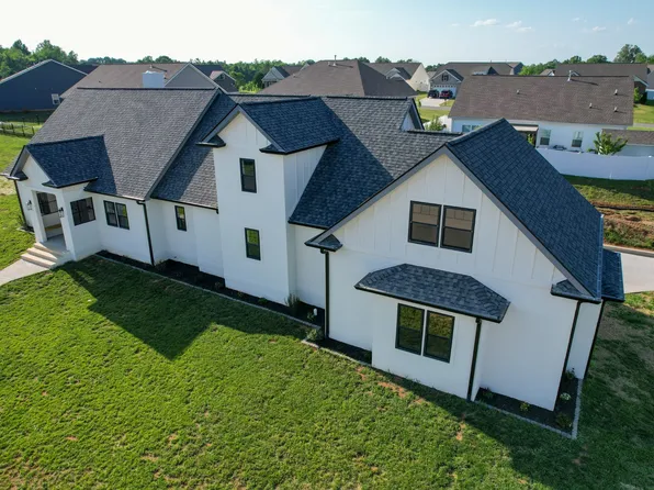 100 Waycross Dr, Shelbyville, TN 37160