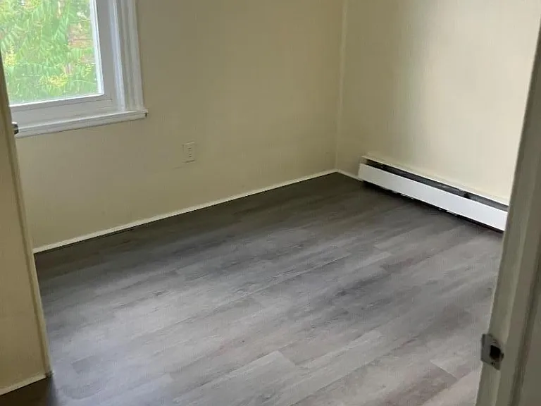 1023 Clinton Ave — Photo 5