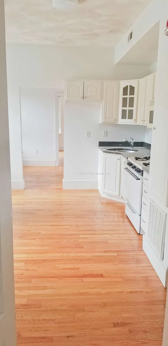 Building Photo - 321 Hanover St #6