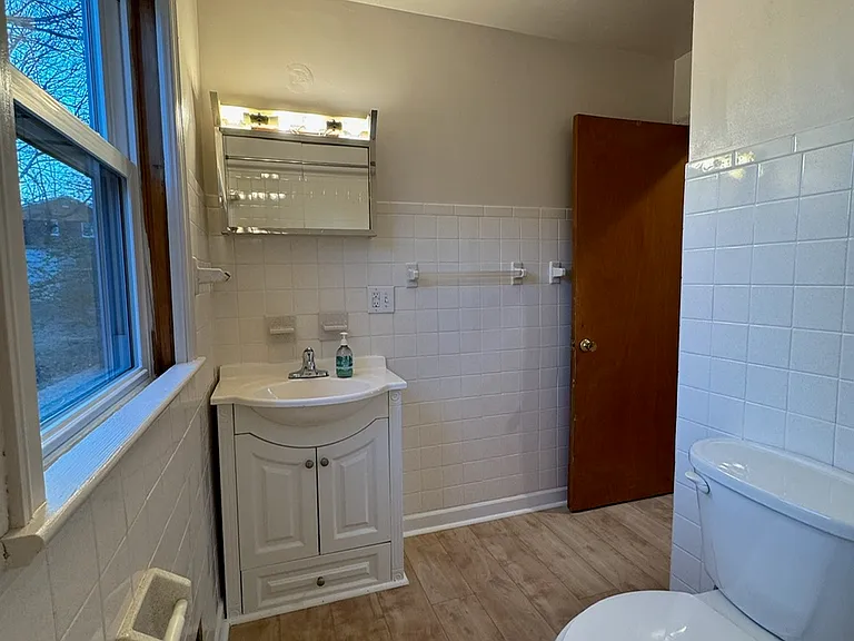 707 Crystal Dr — Photo 17