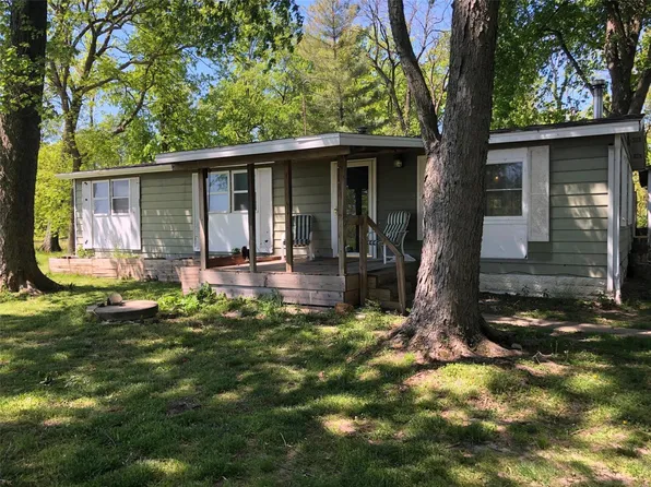 11321 Creek Rd, Centralia, IL 62801