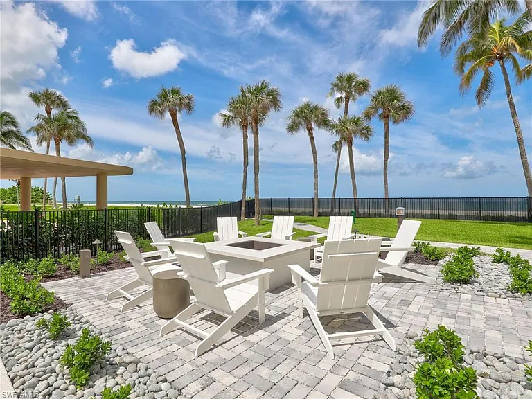 4001 Gulf Shore Blvd N #1106 — Photo 43