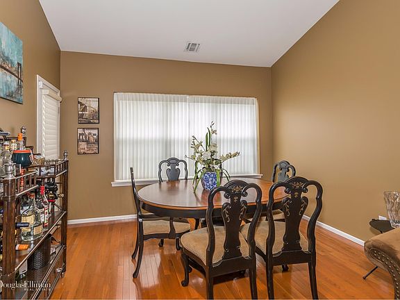 4th image of 53 Sagamore Dr