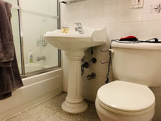 Rented by SBJ Brokerage, LLC | media 15