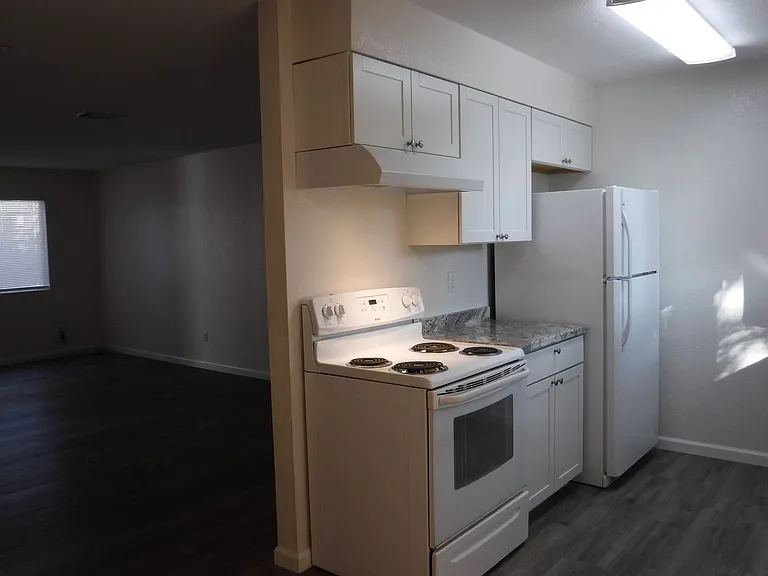 1631 Bramble Pl — Photo 7