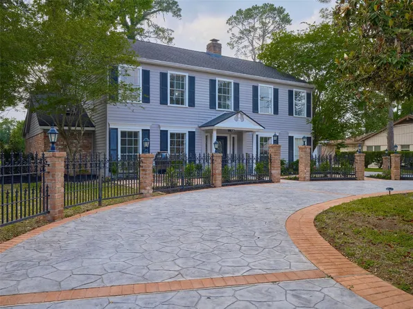 13127 Paradise Valley Dr, Houston, TX 77069