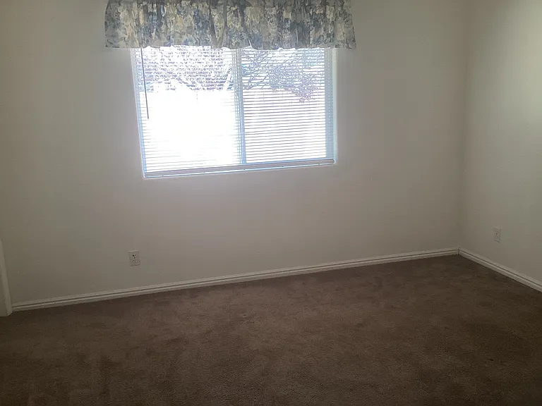 2761 E 350 N — Photo 5
