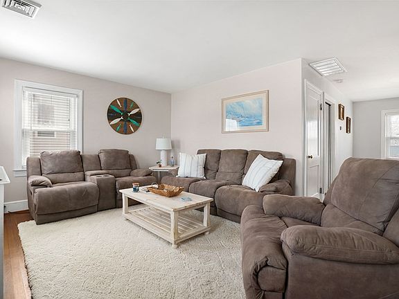 5th image of 6326 Mumford St