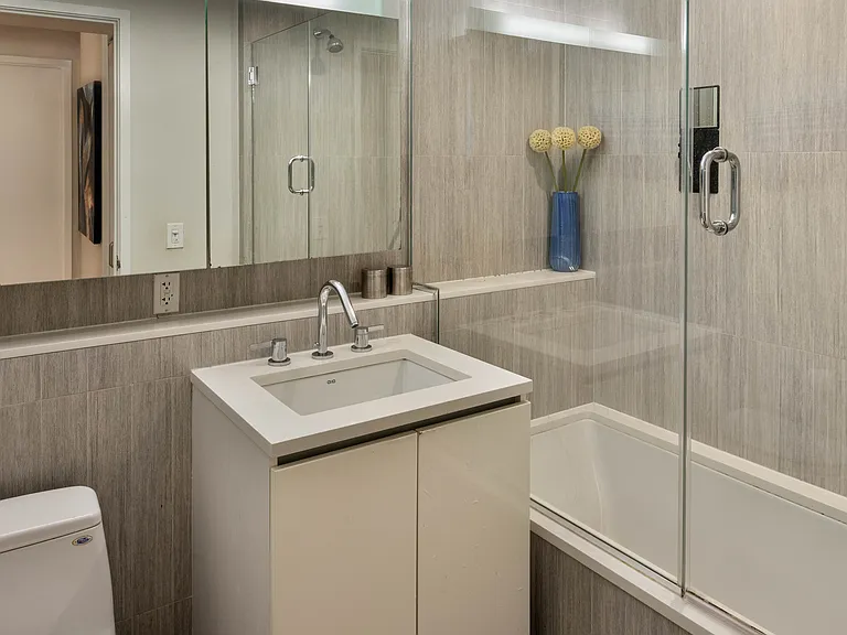 50 Franklin St #9E — Photo 9