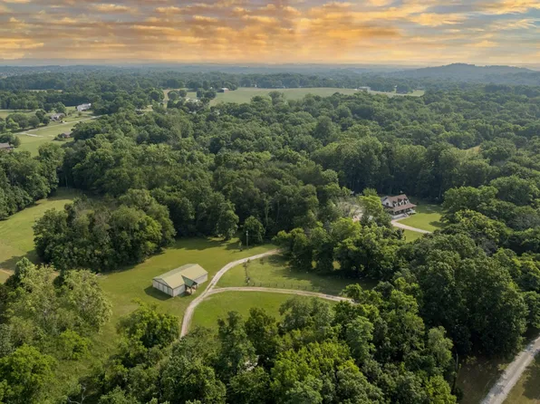 2300 Lee Rd, Spring Hill, TN 37174