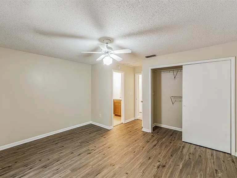 9616 N Oklawaha Ave #1/2 — Photo 32