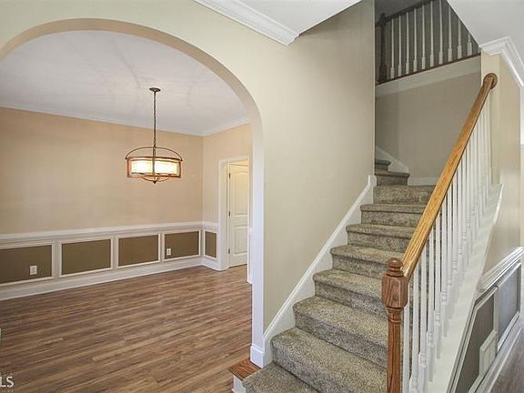 3rd image of 321 Mary Dr